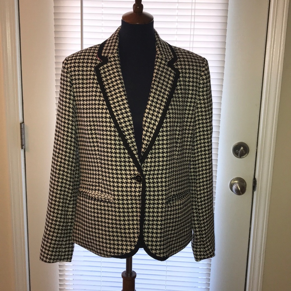 Black & White Houndstooth Blazer